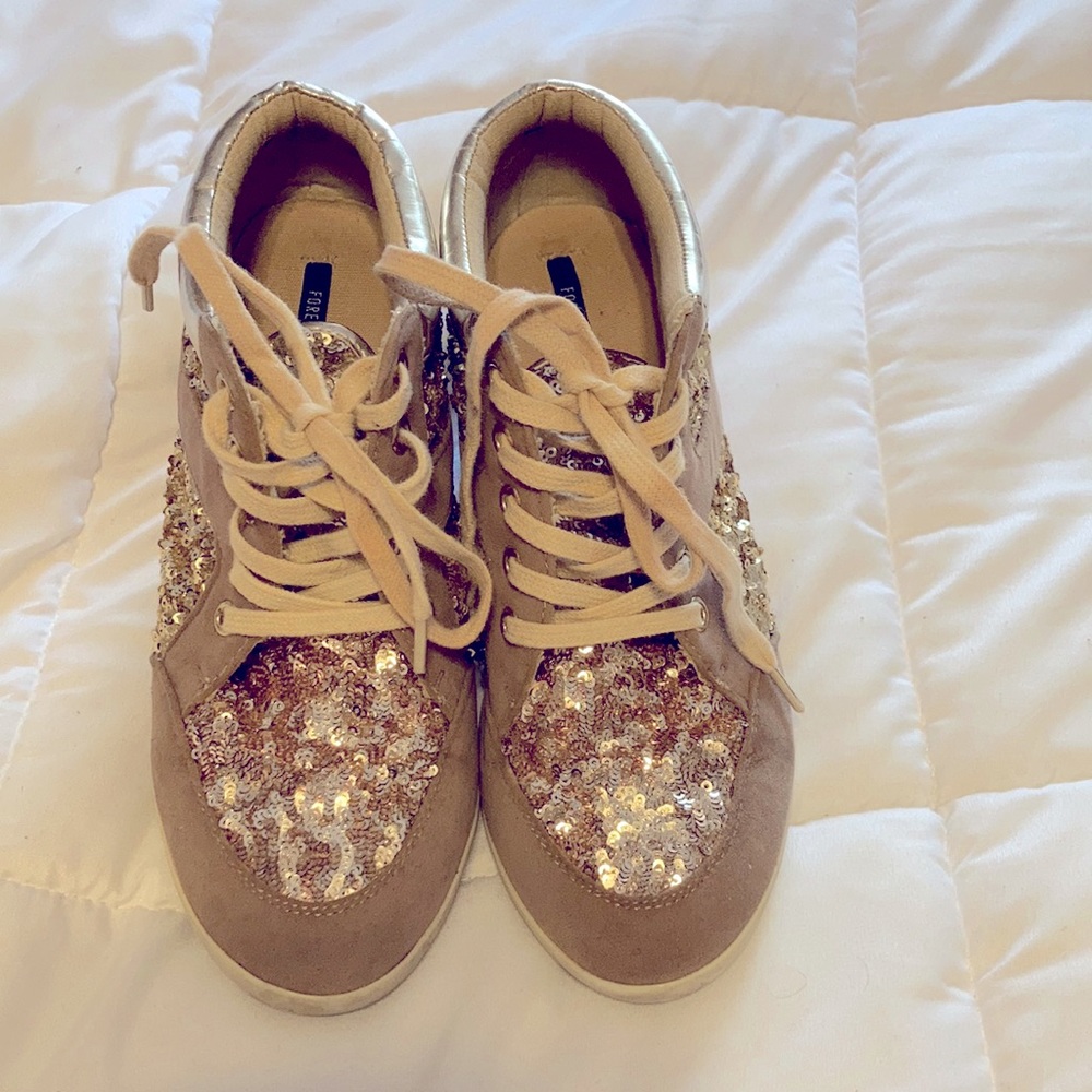 Can you say GLITTER beautiful unique sneakers